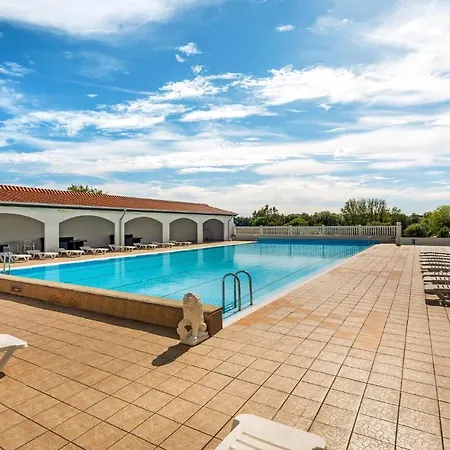 Cozy In With Outdoor Swimming Pool * Tranekaer