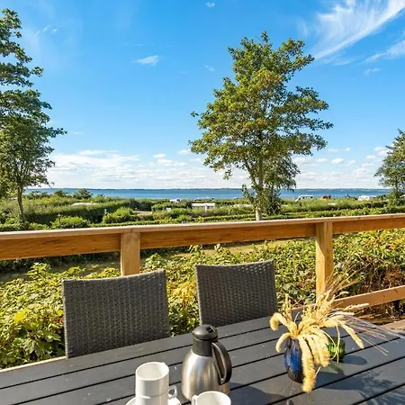 Cozy In With Outdoor Swimming Pool Holiday home